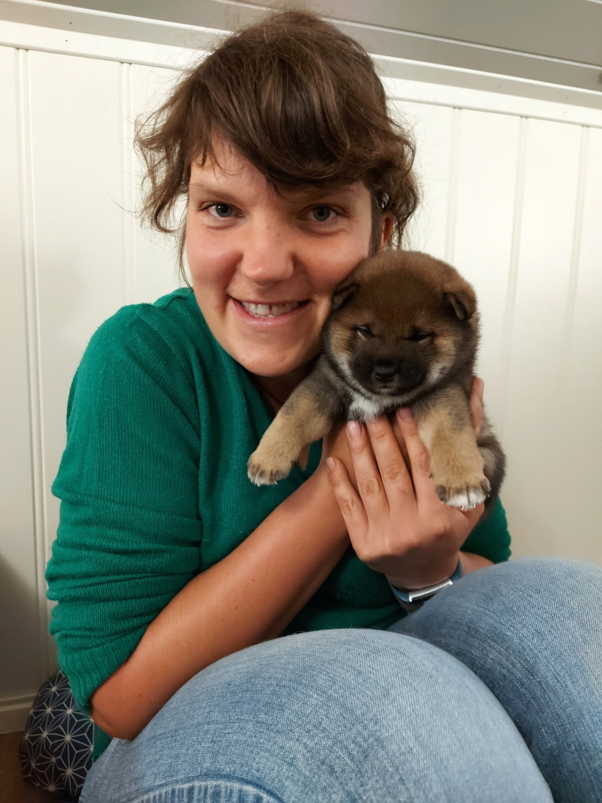 uliane, hundetrener i Oslo, med sin valp