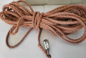 Langline til hund i tau med karabinkrok – treningsline for innkalling og frihet under kontrollerte turer